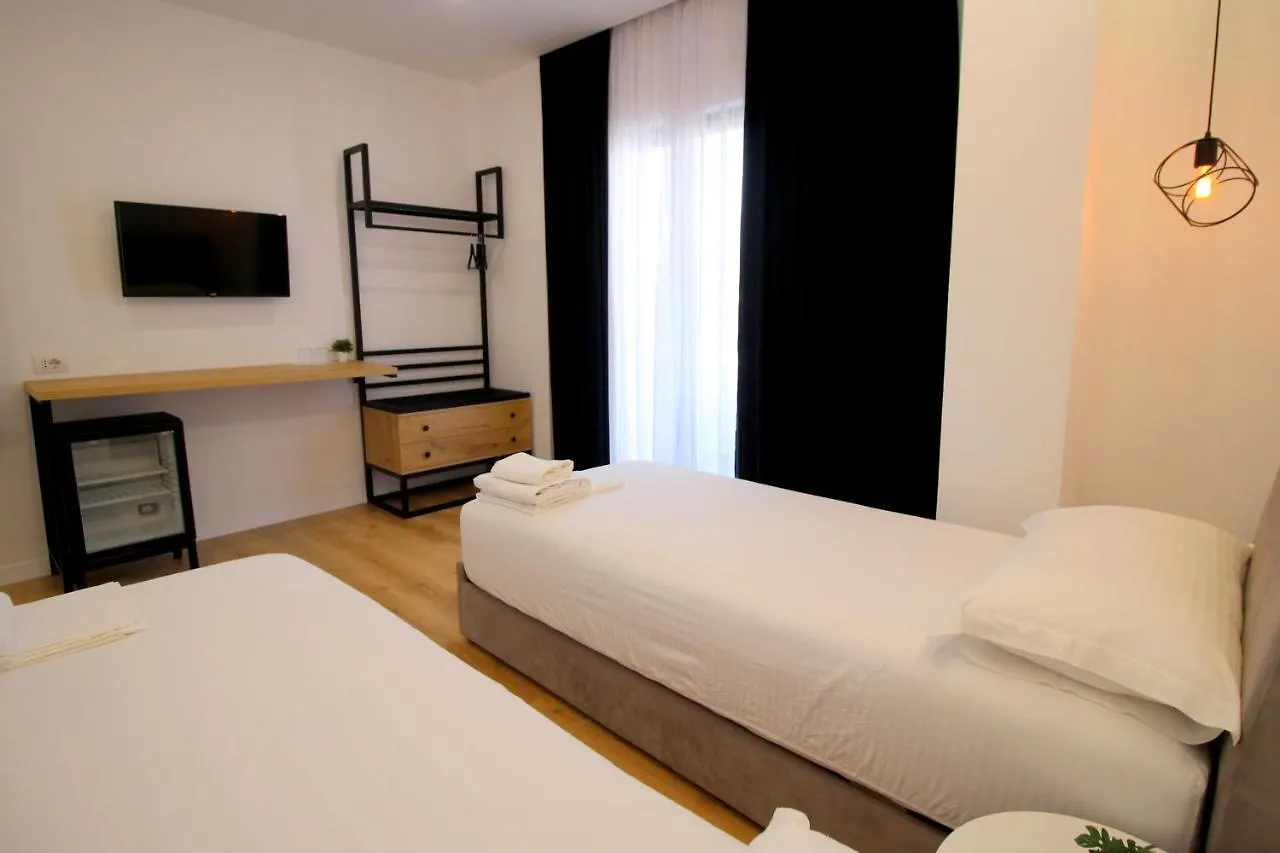 Hotel Qurku 2 Sarande