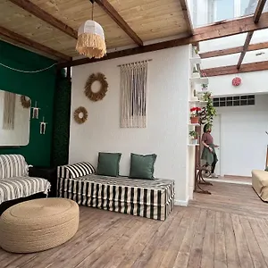 tirana-coliving.hotels-in-tirana.com/