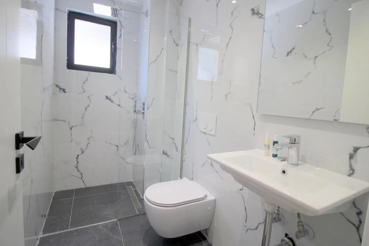 Hotel Qurku 2 Sarande 0*,